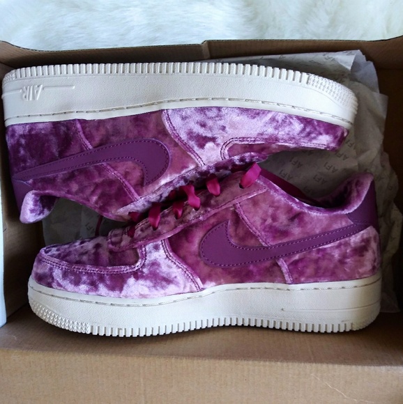 New Nike Velvet Air Force 1 LV8  Sneakers - Picture 7 of 8